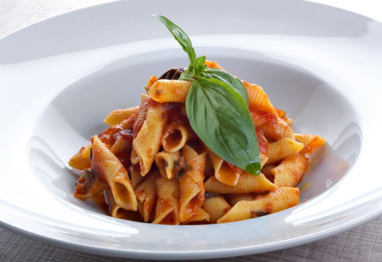 rigatoni-caponata-pasta-mito-1-768x526 Plato en Pasta Mito de rigatoni a la caponata